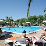 Semesterpark Kamemi Village&camping