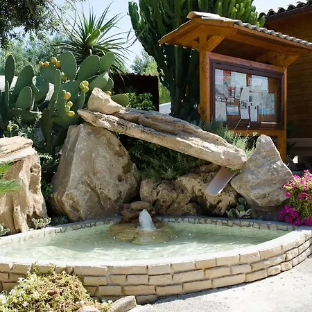 פארק נופש Kamemi Village & 4*