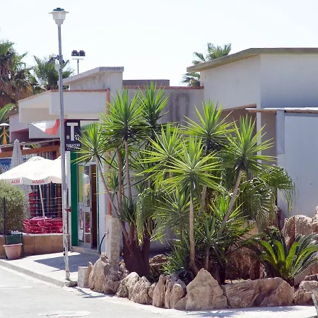 Kamemi Village & 4* ריברה