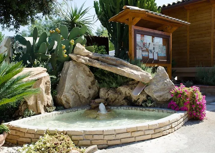 База отдыха Kamemi Village & 4*