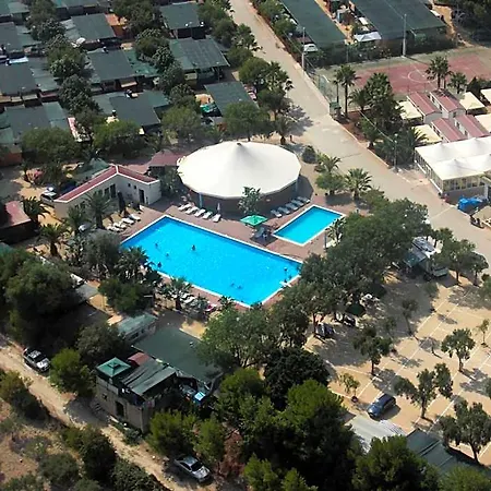 Üdülőpark Kamemi Village & 4*