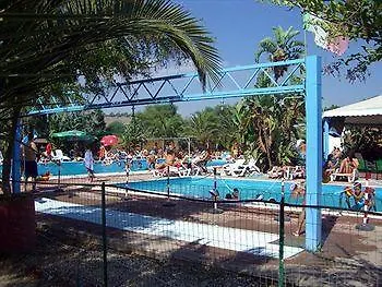 Aldeamento Turístico Kamemi Village &