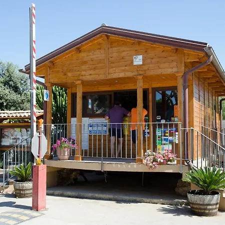 Kamemi Village & Tatil parkı