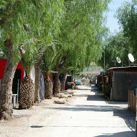 Prázdninový areál Kamemi Village & 4*