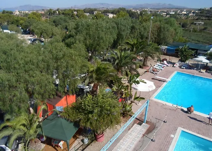 Kamemi Village & منتزه العطل