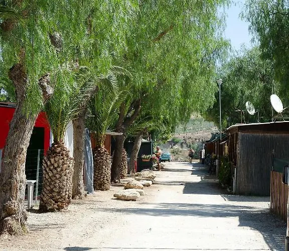 منتزه العطل Kamemi Village & 4*